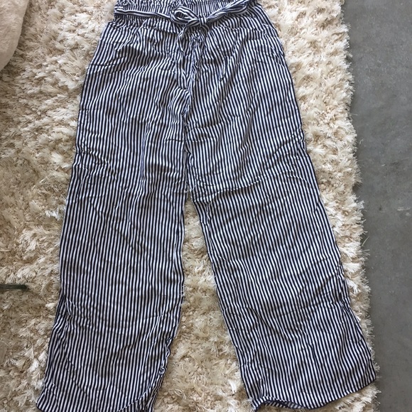 Navy and white stripes wide leg culottes pants - Picture 3 of 5